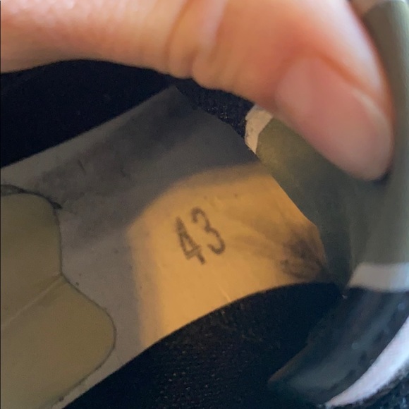 Men’s Valentino Tennis Shoes - Picture 6 of 6